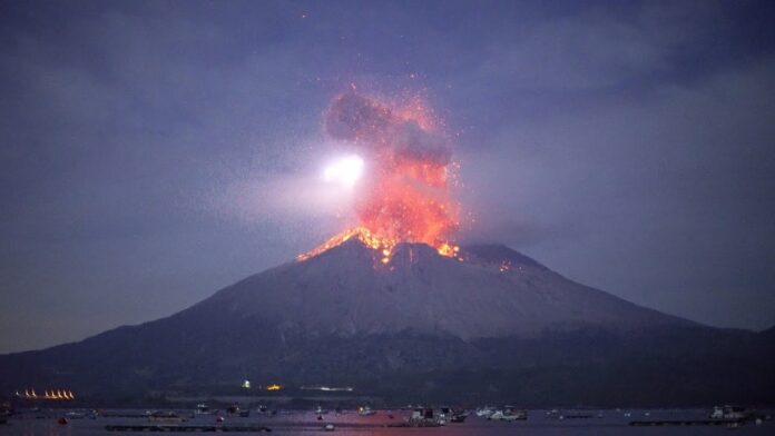 Sakurajima Yanardağı’nda patlama meydana geldi!